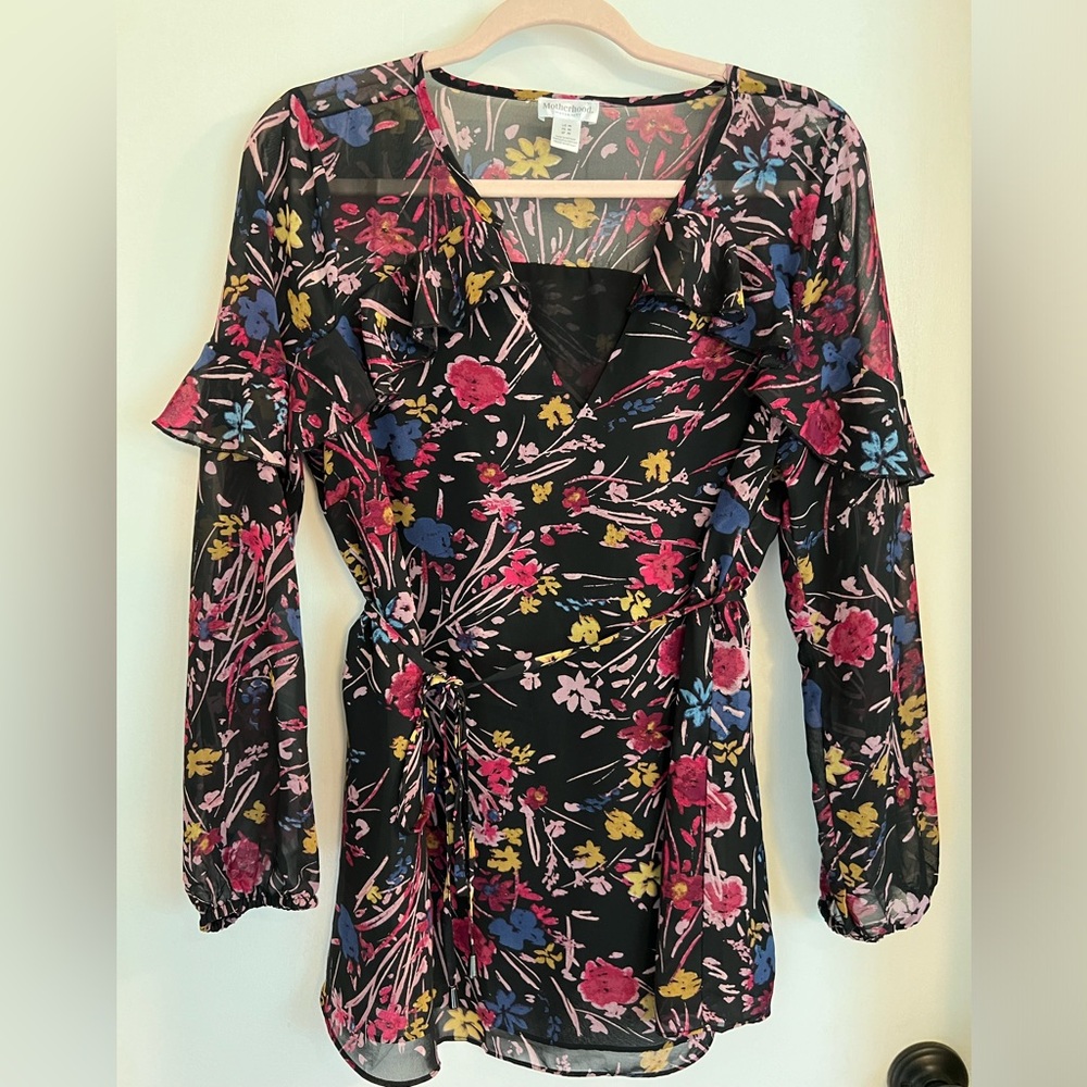 A Pea in the Pod maternity floral blouse